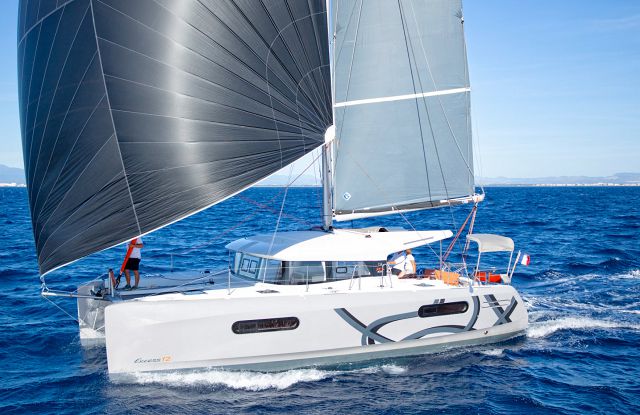 catamaran excess 14